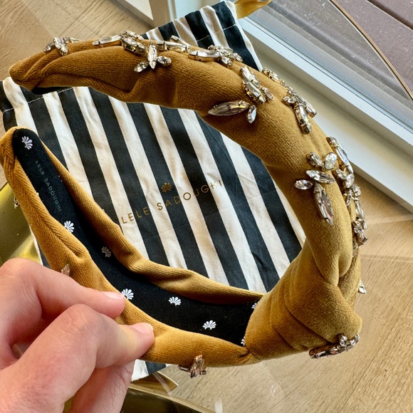 Lele Sadoughi Gold Knotted Headband with Butterly Jewel Embellishment - Picture 7 of 8